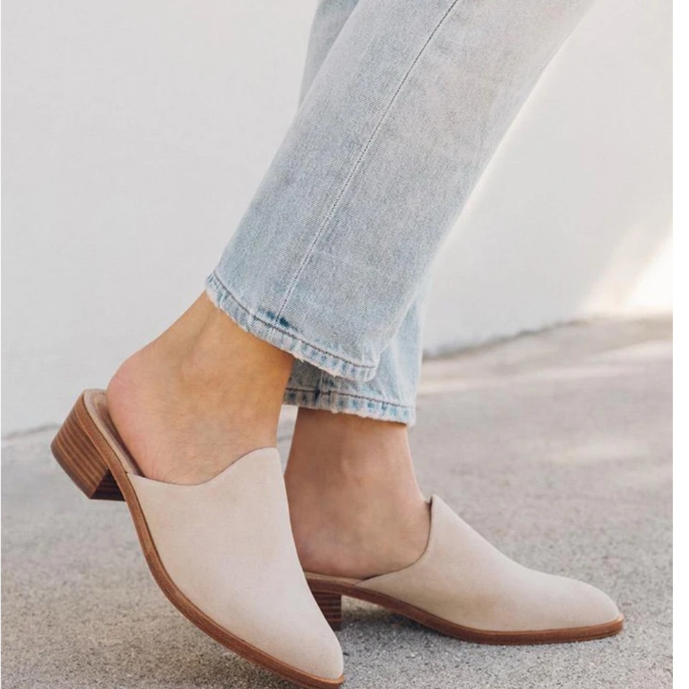 Soludos Women's Beige Suede Mules